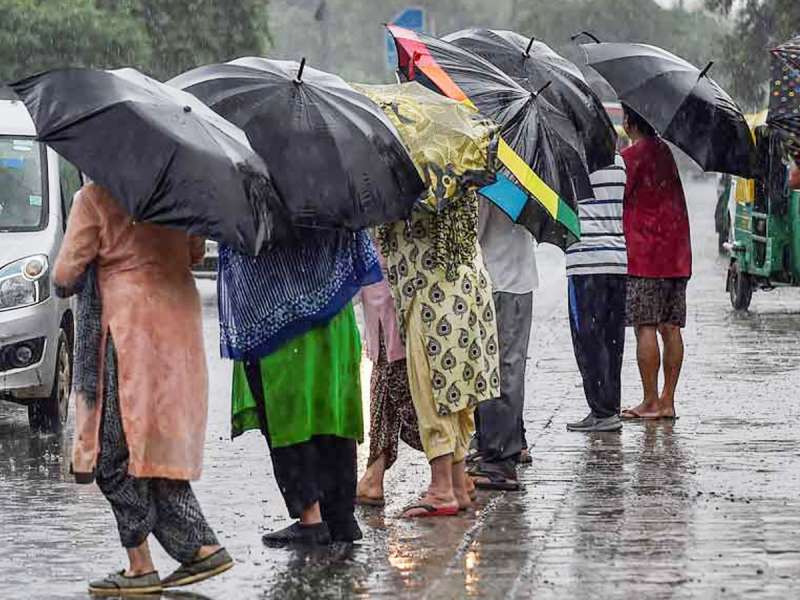 IMD எச்சரிக்கை.. 11 மாவட்டங்களை சூழும் கரு மேகங்கள், வீட்டை விட்டு வெளியேற முன் கவனம்