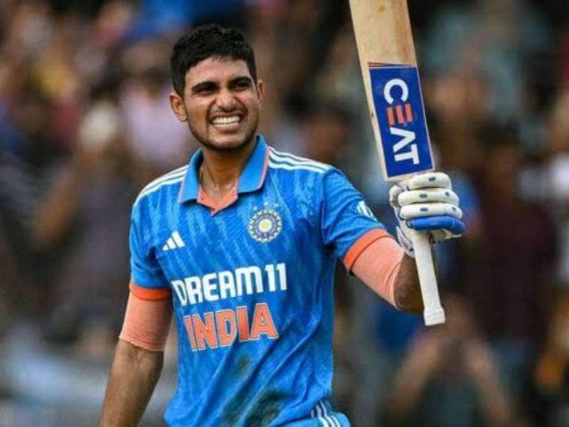 Shubman Gill: ’வா... பாத்துக்கலாம்’ பிசிசிஐ மெசேஜூக்கு பிறகு அகமதாபாத் பறந்த கில் title=