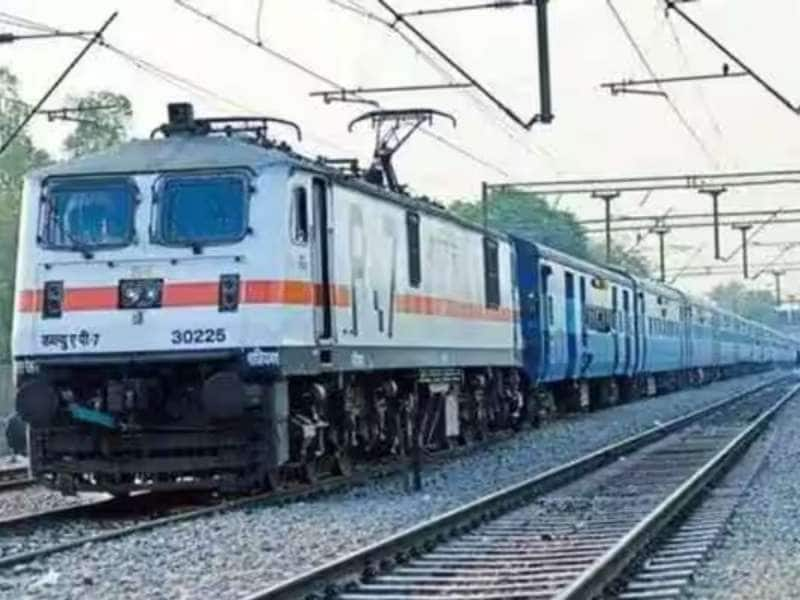 Indian Railways: குடிபோதையில் பணிக்கு வரும் ரயில் ஓட்டுநர்கள்... வெளியான அதிர்ச்சி தகவல்!  title=