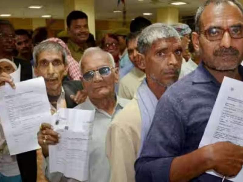 SCSS vs Banks Senior Citizen FDs: மூத்த குடிமக்களுக்கு அதிக வட்டி தரும் ஜாக்பாட் திட்டம் எது?