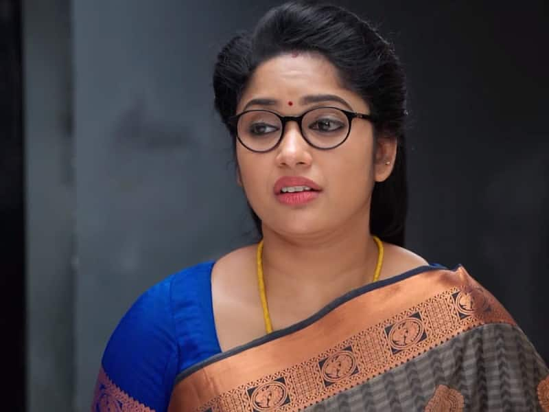 Seetharaman Serial Update: ஜெயிலில் அடைக்கப்பட்ட பின்னரும் ராமுக்காக சீதா செய்த விஷயம்!