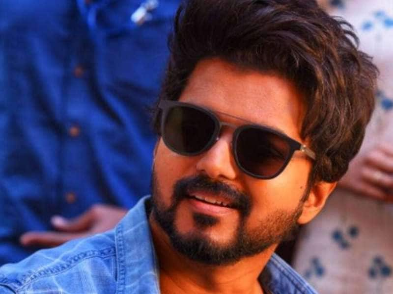 Vijay: முழு நேர அரசியலில் இறங்கும் விஜய்! கடைசி படம் இதுதான்..இயக்குநர் யார் தெரியுமா?  title=