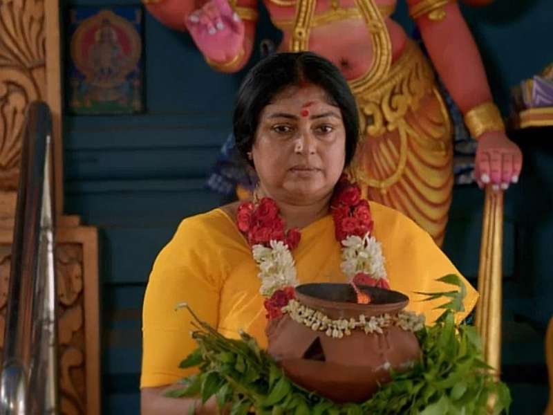 மீனாட்சி பொண்ணுங்க: மீனாட்சியை பழி தீர்க்க ரங்கநாயகி எடுக்கும் முடிவு title=