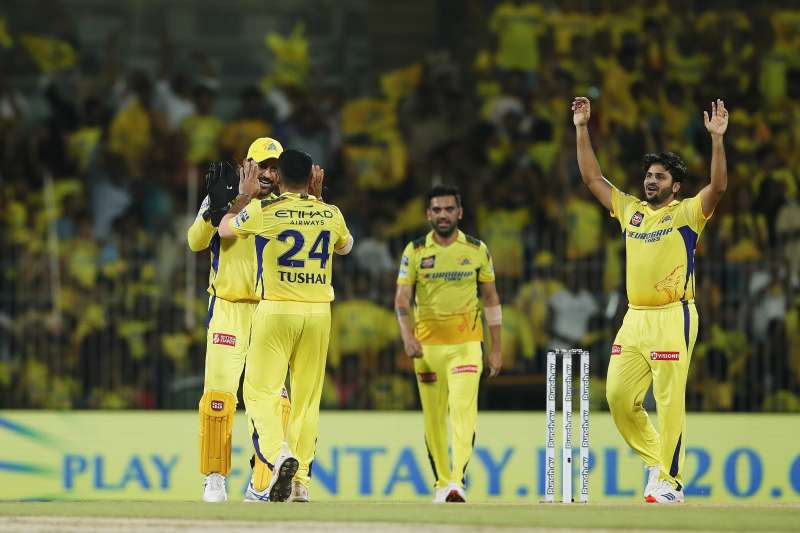 CSK vs SRH: தேஷ்பாண்டோ பேஷ் பேஷ்... சன்ரைசர்ஸ் அணியை அடக்கம் செய்த சிஎஸ்கே...!