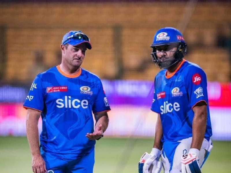 Rohit Sharma : மும்பை இந்தியன்ஸில் தக்க வைப்பது குறித்து பேச வந்த மார்க் பவுச்சர் - நோஸ்கட் செய்த ரோகித் 