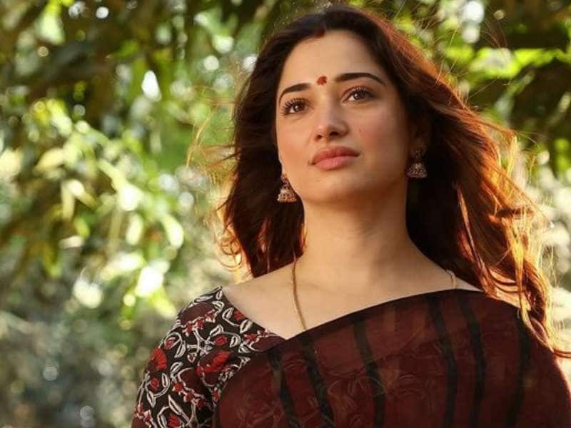 Tamannaah Salary : தாறுமாறாக சம்பளத்தை உயர்த்திய தமன்னா! எத்தனை கோடி தெரியுமா?