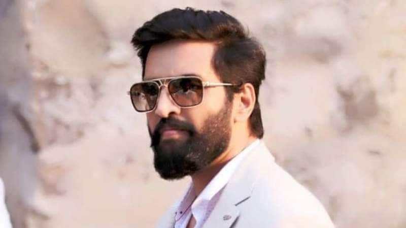 Santhanam : சந்தானத்தின் மனைவியை பார்த்துள்ளீர்களா? வைரல் புகைப்படம்..