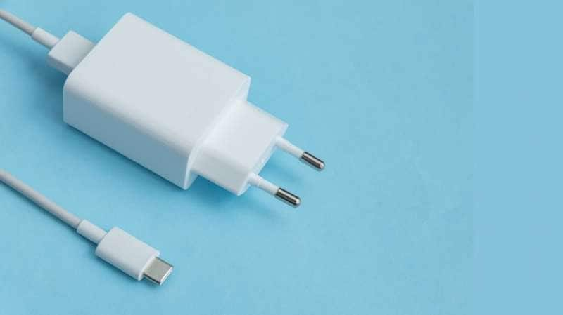 Duplicate Charger: போனை காலி செய்யும் டூப்ளிகேட் சார்ஜர் ... அடையாளம் காண சில டிப்ஸ்...