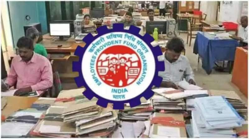 7 கோடி EPF உறுப்பினர்களுக்கு ஷாக்: வட்டி விகிதம் குறைய வாய்ப்பு, நாளை முக்கிய கூட்டம் title=