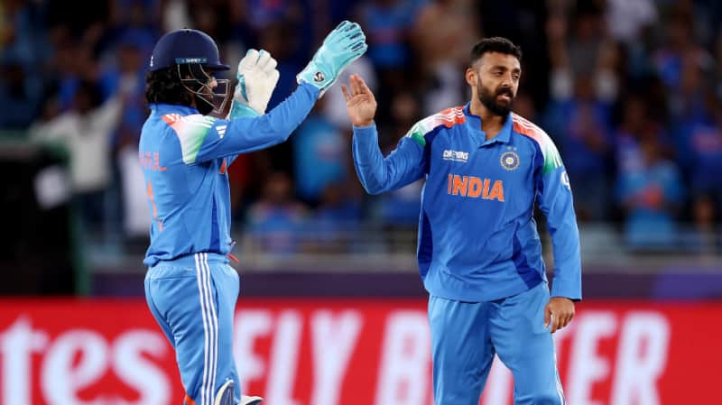 நியூசிலாந்தை நசுக்கிய வருண் சக்ரவர்த்தி... அரையிறுதியில் இந்தியா vs ஆஸ்திரேலியா!