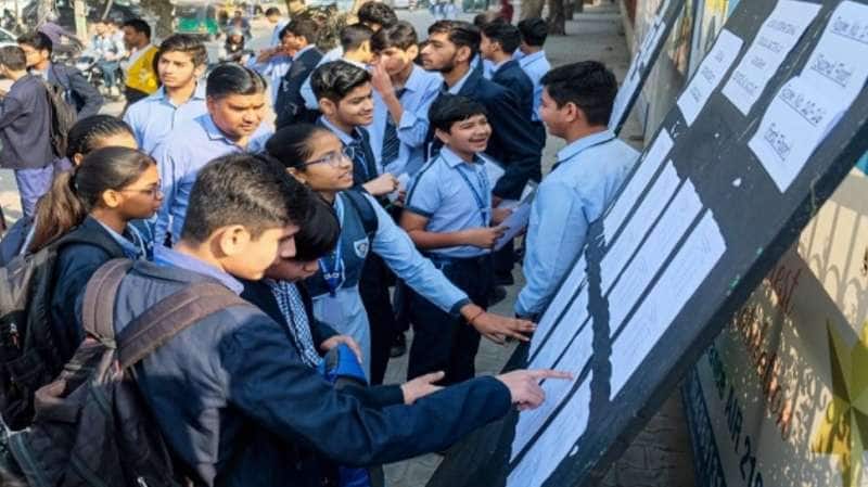 இந்த இணையதளத்தில் CSBE தேர்வு முடிவுகளை உடனே தெரிந்து கொள்ளலாம்!
